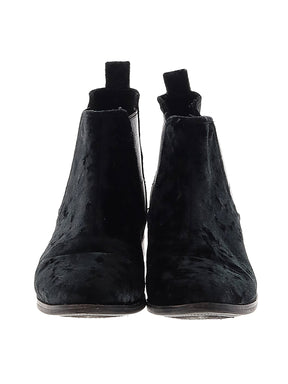 2 shoe size - 9