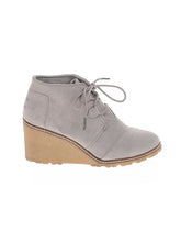 1 shoe size - 8