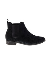 1 shoe size - 9