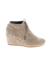 1 shoe size - 8 1/2