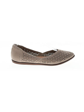 1 shoe size - 7 1/2