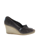 1 shoe size - 10