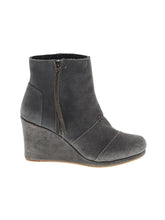 1 shoe size - 7