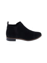 1 shoe size - 7 1/2