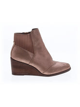 1 shoe size - 8