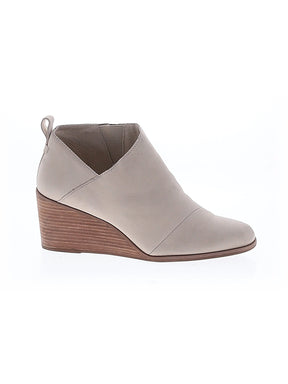 1 shoe size - 10