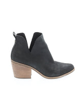 1 shoe size - 9